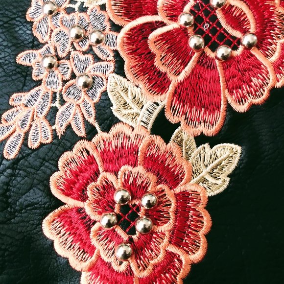 ROMEO &JULIET COUTURE WOMEN EMBROIDERED FAUX LEATHER MINI SKIRT SIZE S - Picture 2 of 10